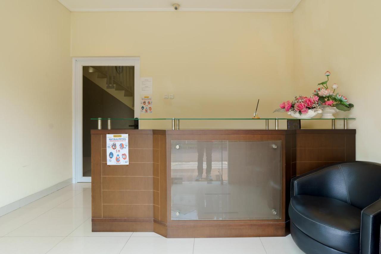 Dago Suites Syariah Cikarang RedPartner Bekasi Luaran gambar