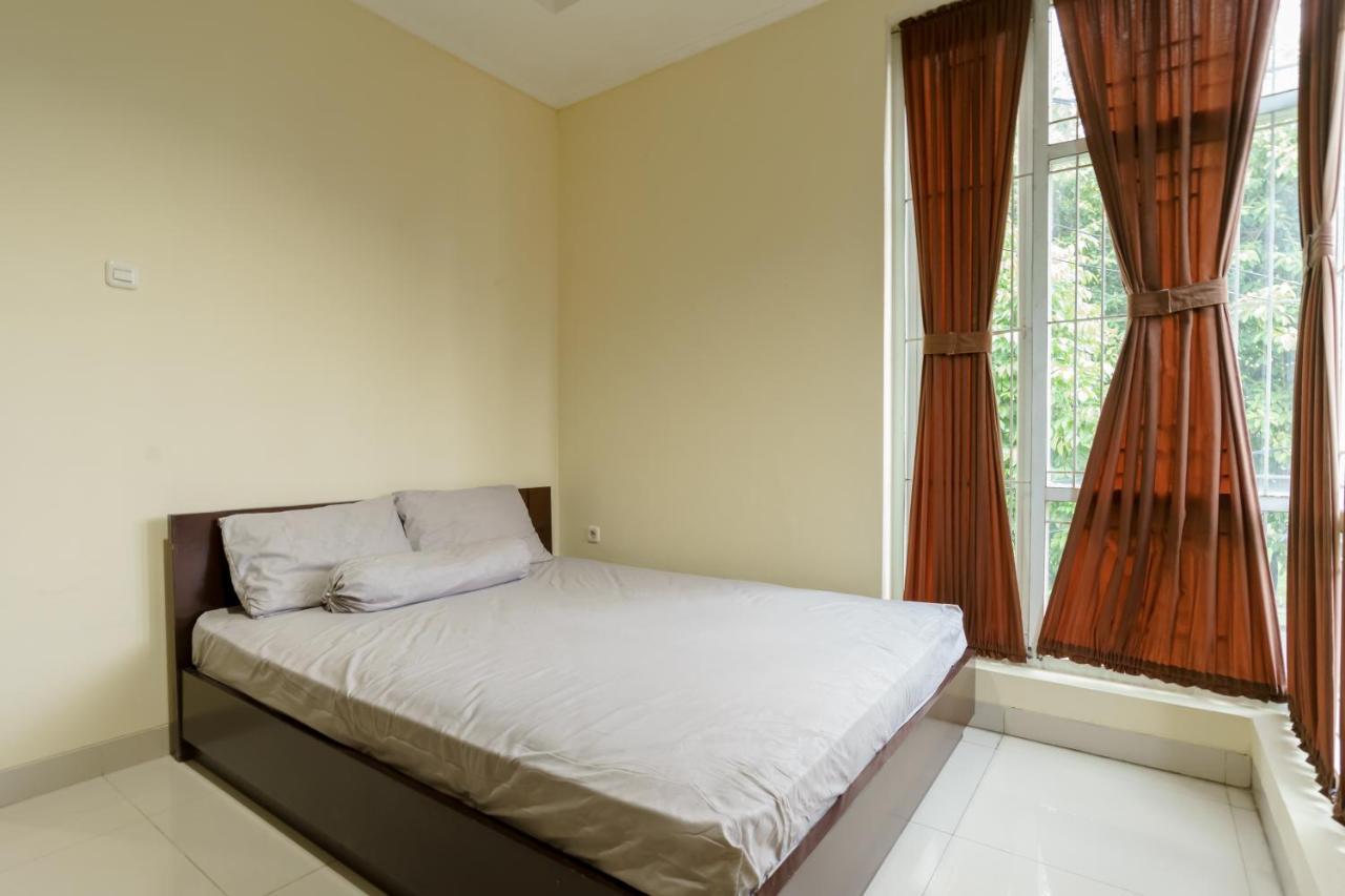 Dago Suites Syariah Cikarang RedPartner Bekasi Luaran gambar