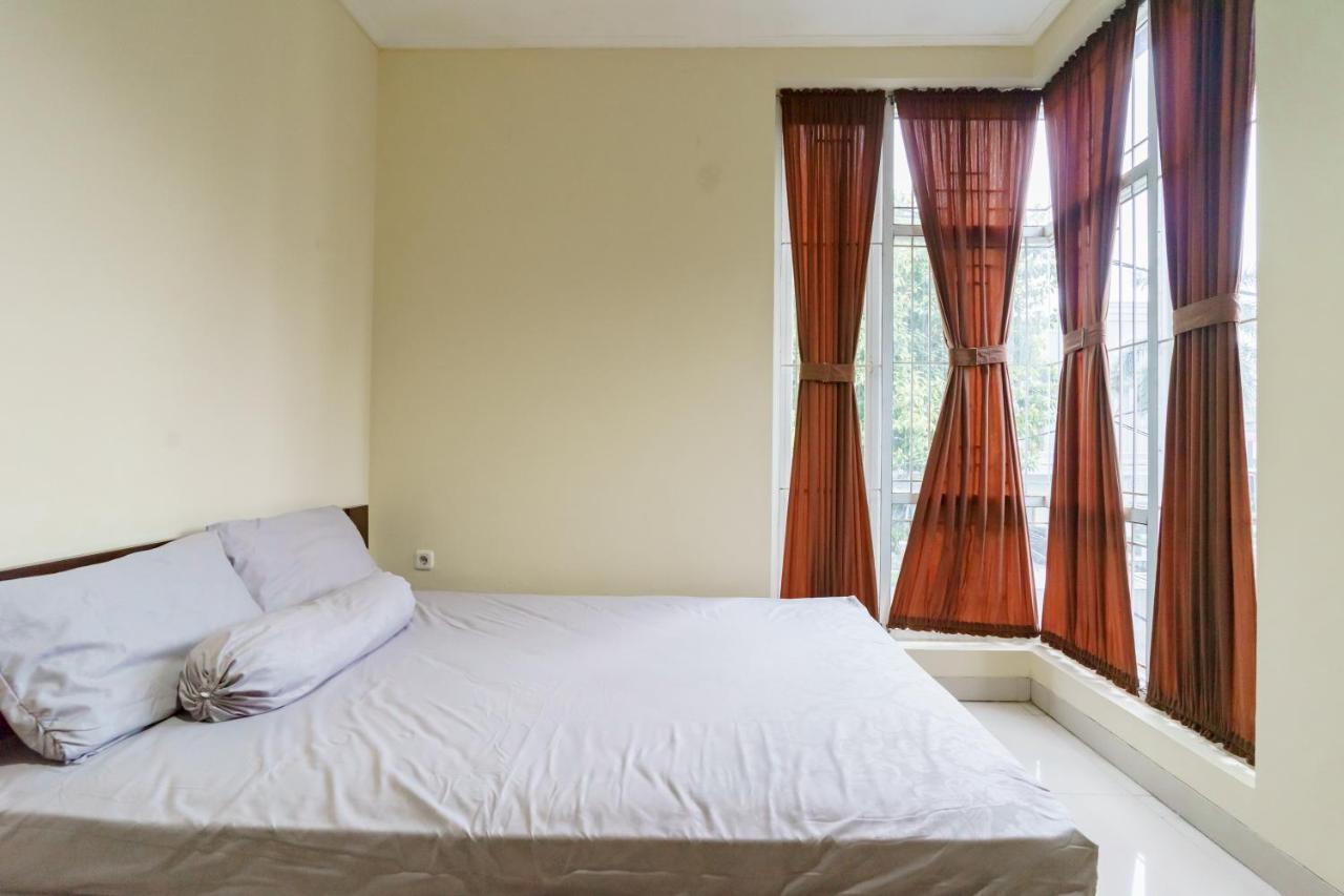Dago Suites Syariah Cikarang RedPartner Bekasi Luaran gambar