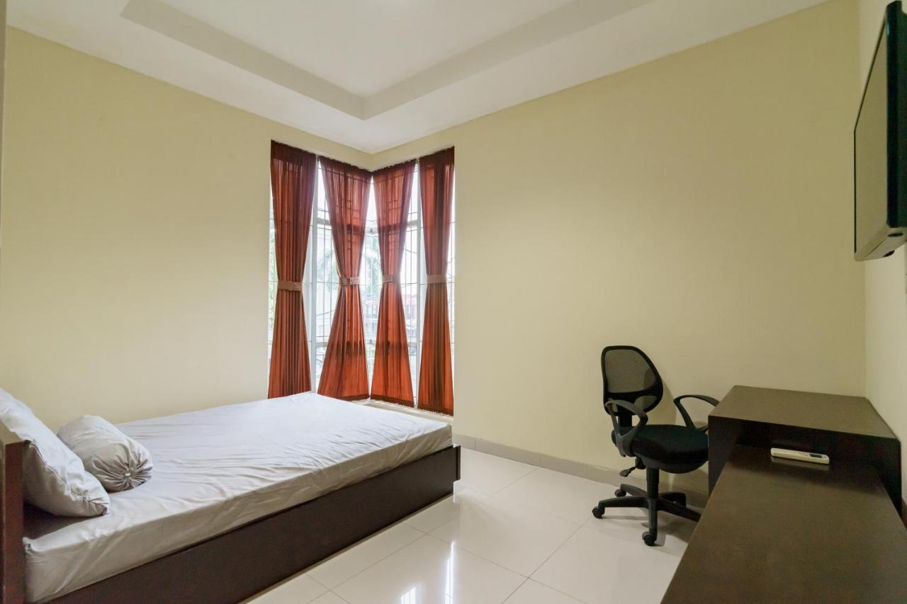 Dago Suites Syariah Cikarang RedPartner Bekasi Luaran gambar